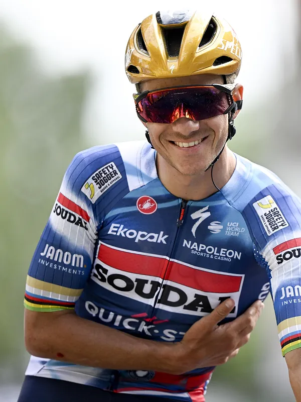 Zijn ongeval en de gevolgen, de nieuwigheden bij Red Bull–Bora en zijn ambities: Evenepoel doet zijn verhaal