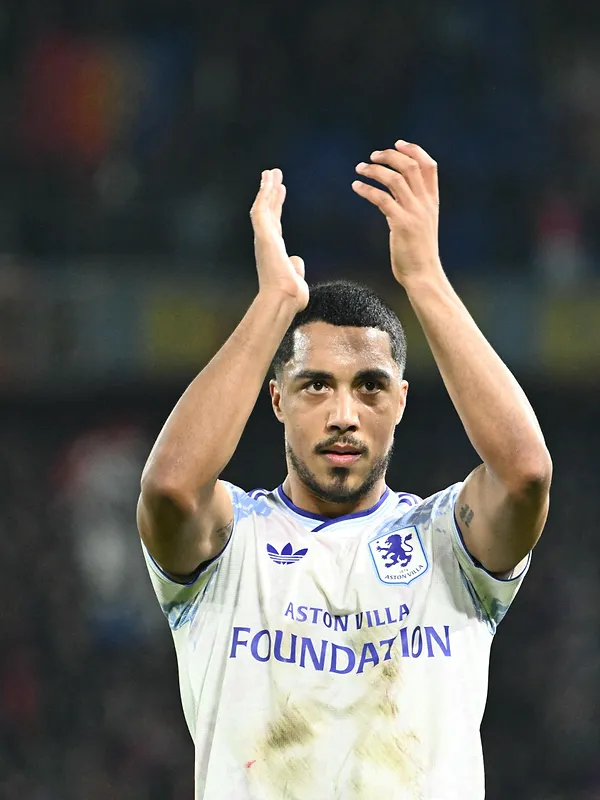 Tielemans leidt Aston Villa met raak schot voorbij Basel
