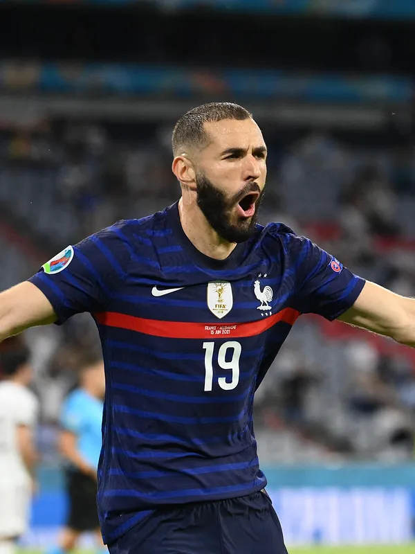 Benzema zet deur op een kier voor een terugkeer bij Frankrijk voor het WK: « Wie zou dat niet willen? »