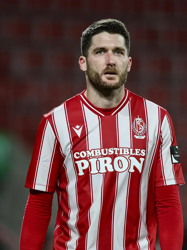 Thomas Henry betrokken bij confrontatie met Standard-supporter (video)