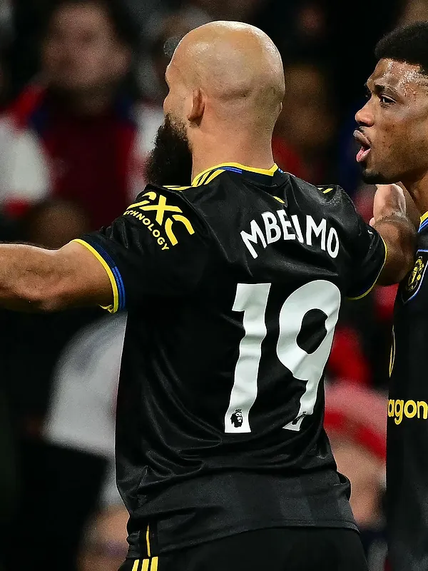 Michael Carrick is ongelooflijk: United verrast Arsenal in het Emirates Stadium (2-3)