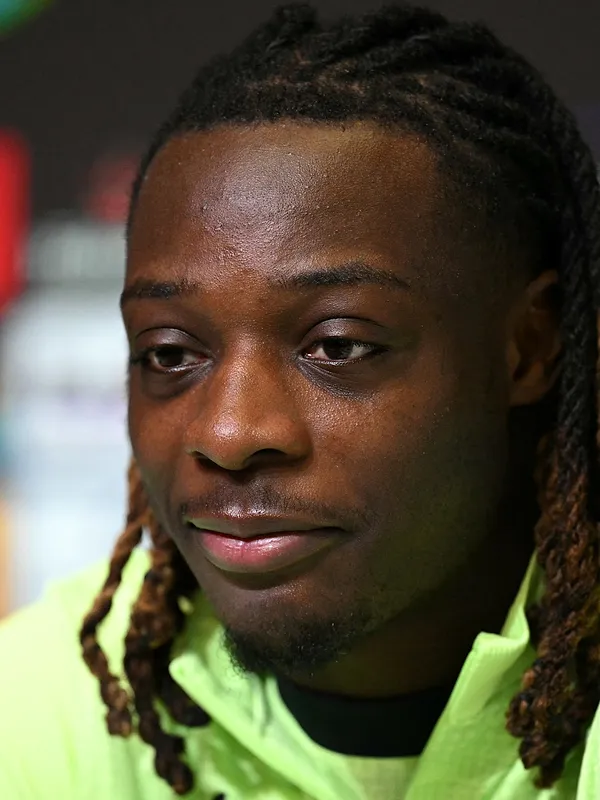 Jérémy Doku geërgerd door opmerkingen: « Ik simuleer niet »