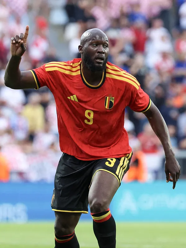 Volgens Chadli is Lukaku onmisbaar, maar moet hij worden beschermd : « Ik zou hem de eerste wedstrijd waarschijnlijk niet laten starten »