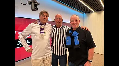 Top Prono E16 - Marc Delire préface la 6e journée des Playoffs avec deux fans ! - Dans notre rendez-vous hebdomadaire « Top Prono », l’emblématique journaliste sportif Marc Delire accueille deux supporters pour préfacer les chocs de Pro League du week-end