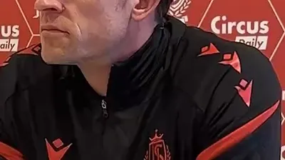 Euvrard veut enchaîner après Genk : « Si tu ne gagnes pas contre La Louvière, tu peux tout mettre à la poubelle » - Malgré l’excellente victoire à Genk, le coach du Standard a insisté sur l’importance de se focaliser sur la réception des Loups vendredi.