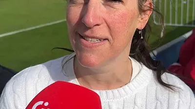 Cette supportrice suit le Standard partout en stage : "Les joueurs sont plus accessibles" - Le Standard est actuellement en stage au Portugal. Comme chaque année, cette supportrice suit les Rouches.