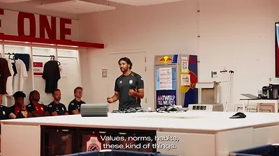 "Le plus important c'est l'exigence envers vous-même", Marvin Compper donne son premier speech comme T1 de l'Antwerp.