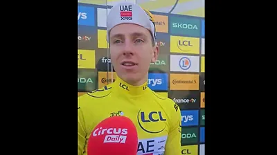 Tadej Pogacar verpulvert klimrecord op Alpe d’Huez : « Het werd tijd. »