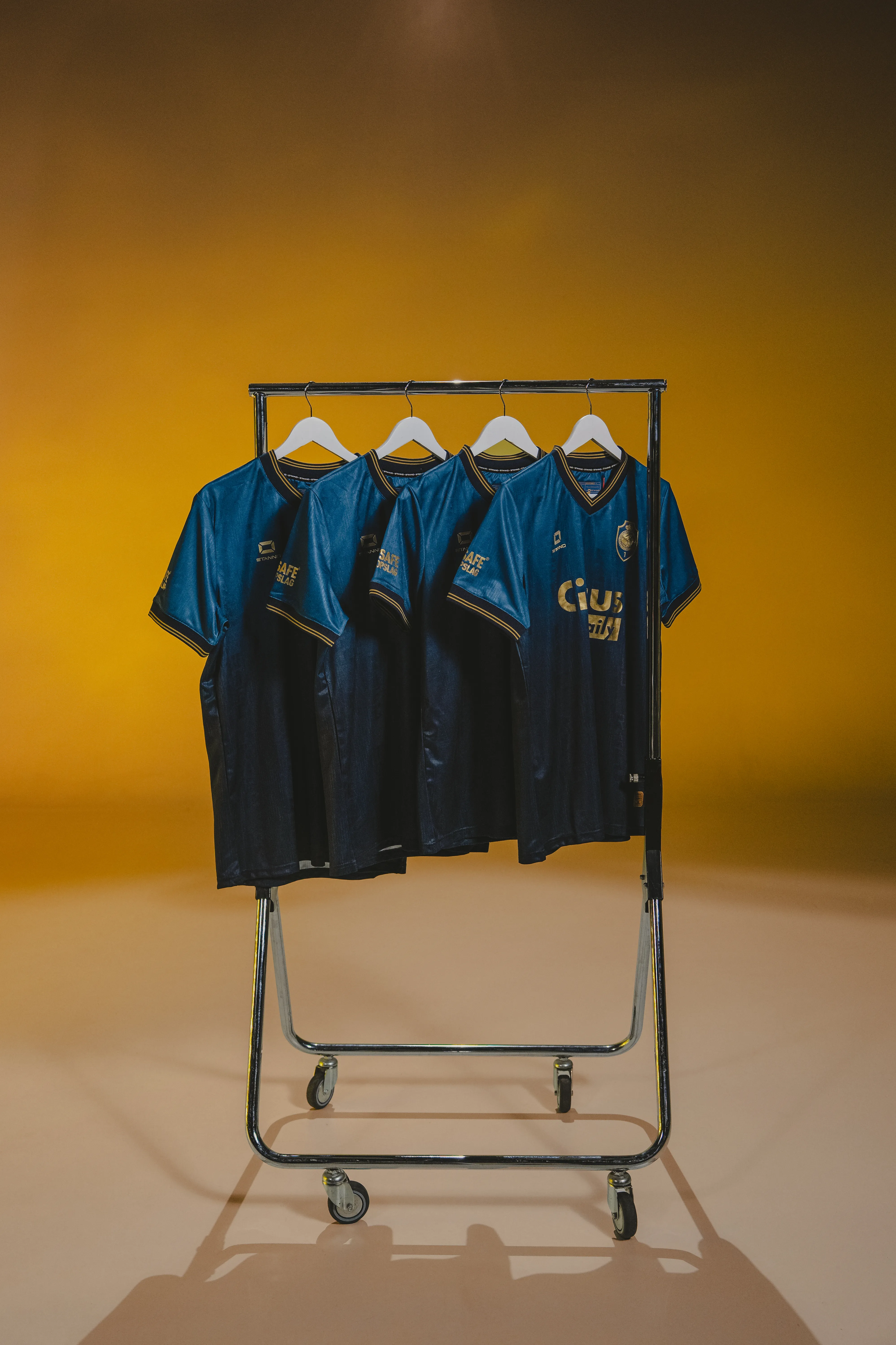 Découvrez le 3ème maillot de l’Antwerp pour la saison 2026-2027 ! - Samuel Guadi