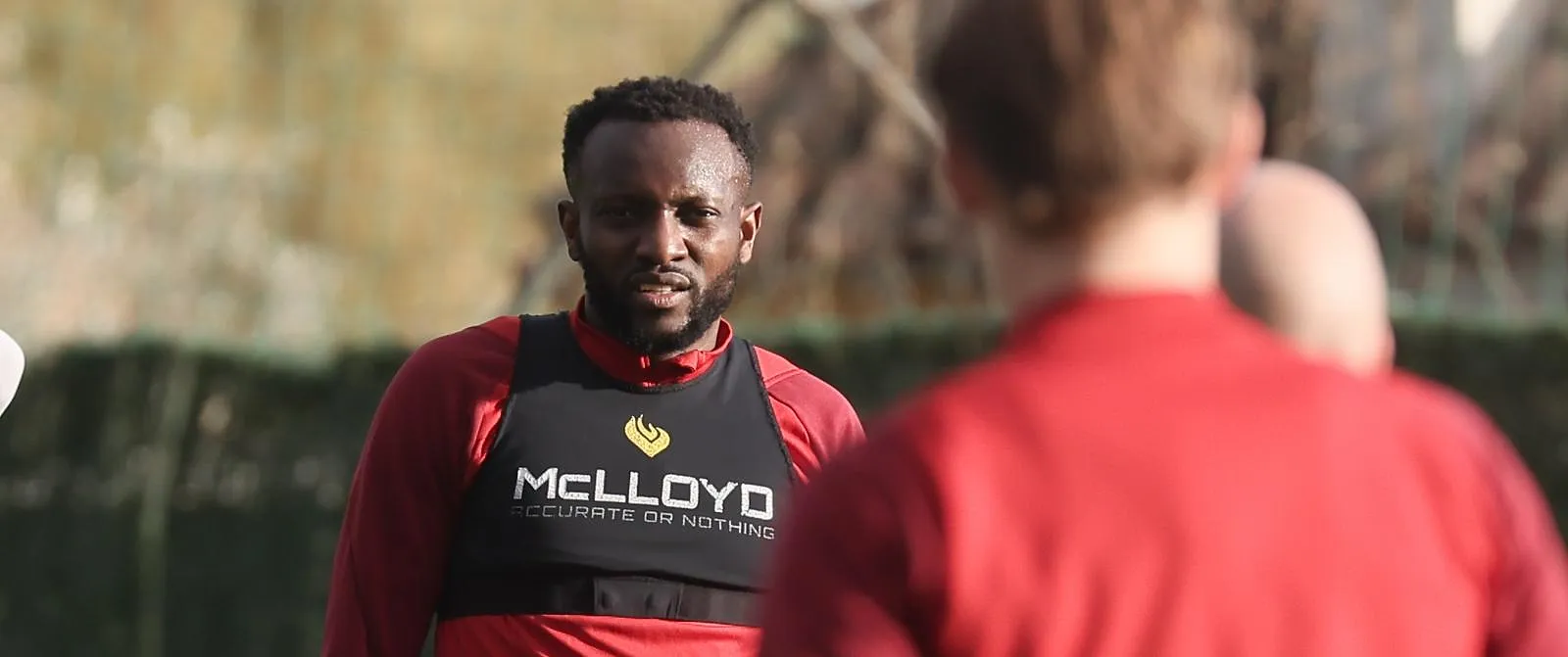 Libre depuis la fin de son contrat au Standard, Bokadi s’entraînerait avec un club de Pro League ! - Tom Oliver