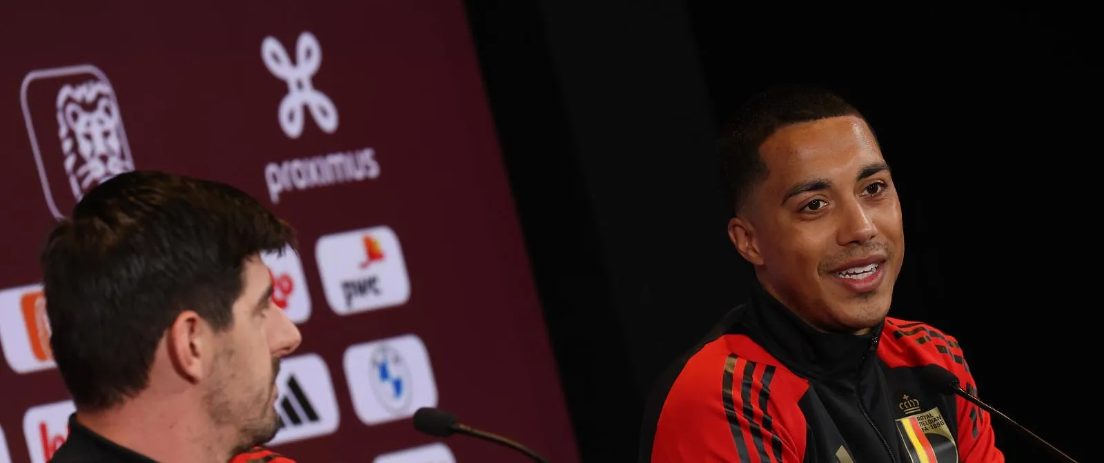 Tielemans aux côtés de Courtois.
