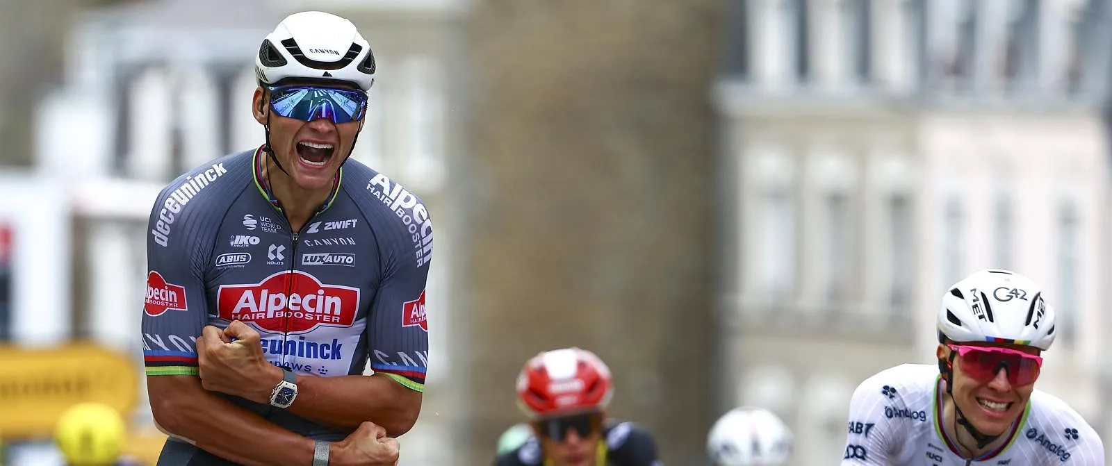 Victoire de Mathieu van der Poel à Boulogne-sur-Mer devant Tadej Pogacar et Jonas Vingegaard - Samuel Guadi