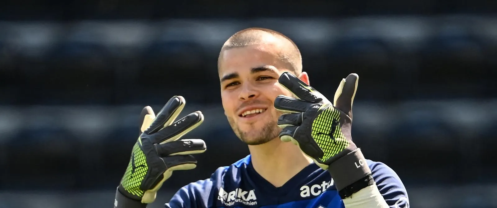 Chevalier au PSG, Sesko à Manchester United : deux gros transferts bouclés ! - Tom Oliver