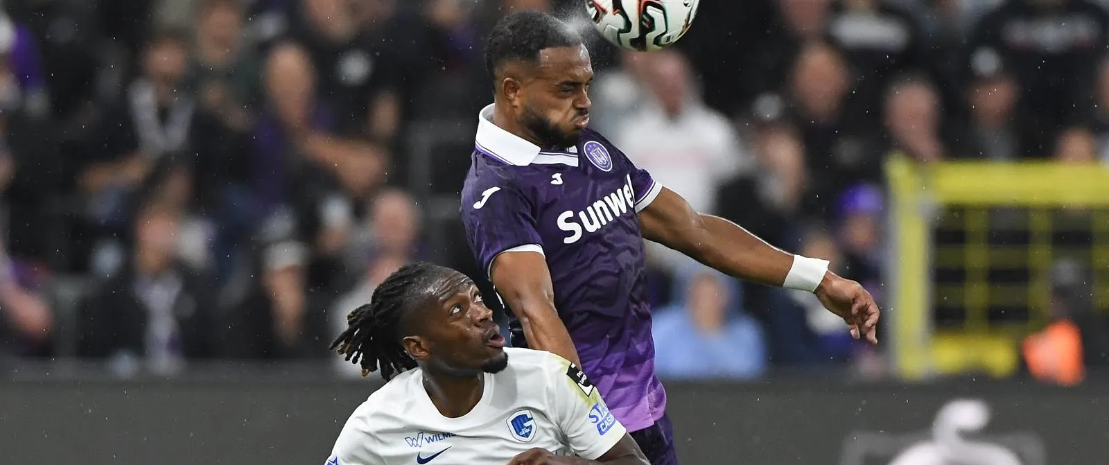 Pro League : à dix contre onze, Anderlecht accroche le Racing Genk - Arthur Melsen