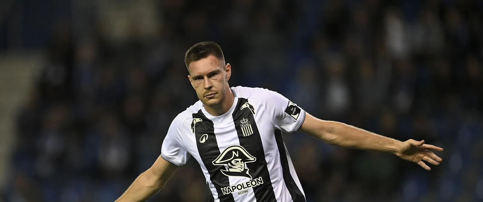 Pro League : Charleroi s’impose à Genk malgré les blessures de Romsaas et Guiagon (0-1) - Belga