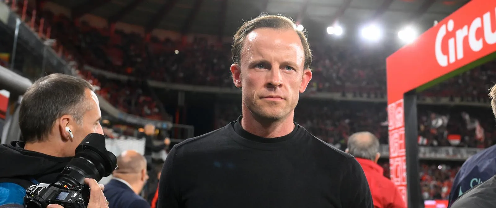 Le Standard va se déplacer à Westerlo avec de nombreux absents : « Un bon test pour notre défense » - Tom Oliver