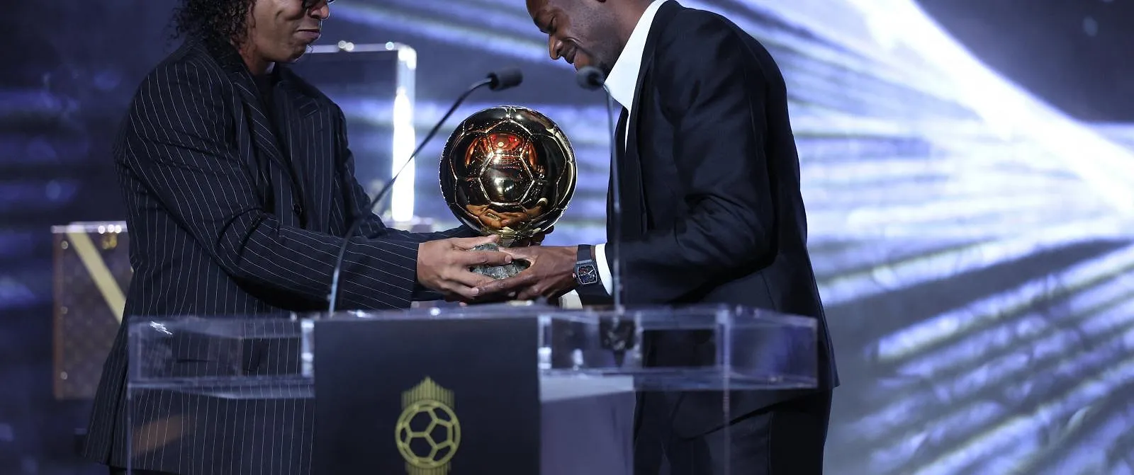 Pedri, Vinicius, van Dijk… : les anomalies du top 30 du Ballon d’Or ! - Circus Daily