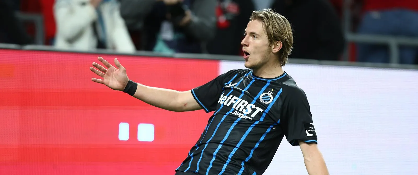 Pro League : Réduit à 10, le Standard concède les trois points au Club de Bruges - Belga