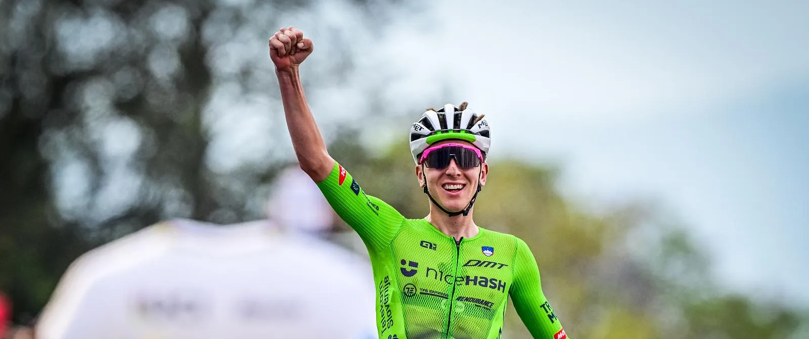 Tadej Pogacar remporte son deuxième titre de champion du monde devant Remco Evenepoel - Samuel Guadi