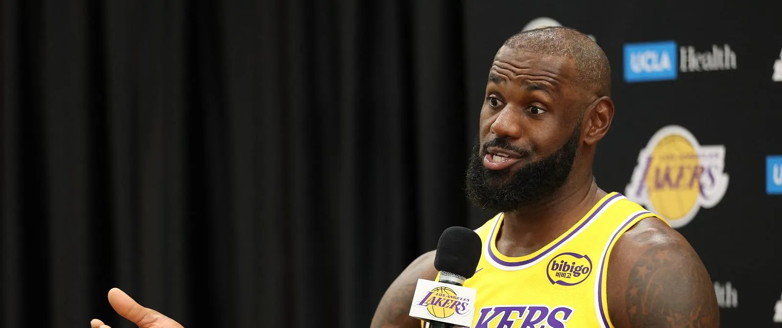 Pas de LeBron James face aux Warriors : après son coup de pub, il va manquer le début de saison - Jérôme Jordens