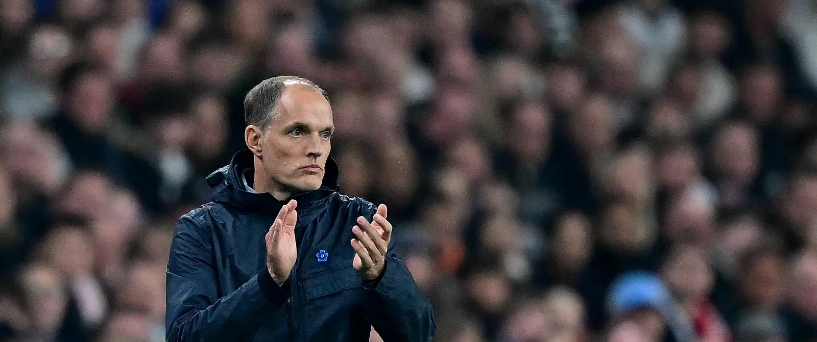 Thomas Tuchel allume les fans anglais : « Le stade était silencieux » - England's German head coach Thomas Tuchel watches the players from the touchline during the friendly football match between England and Wales at Wembley Stadium in London on October 9, 2025. Ben STANSALL / AFP - Jérôme Jordens