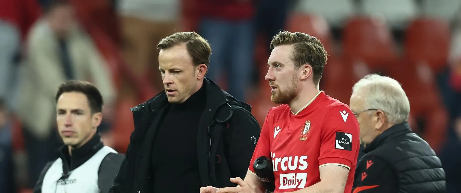 Coup d’envoi à 15h, nouvel arbitre… : ce qu’il faut savoir sur la reprise de Standard-Antwerp - Tom Oliver