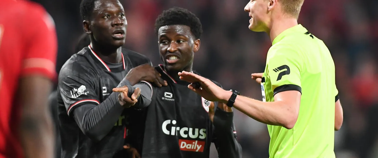 L’Antwerp conteste sa défaite contre le Standard, après l’interruption du match vendredi ! - Tom Oliver