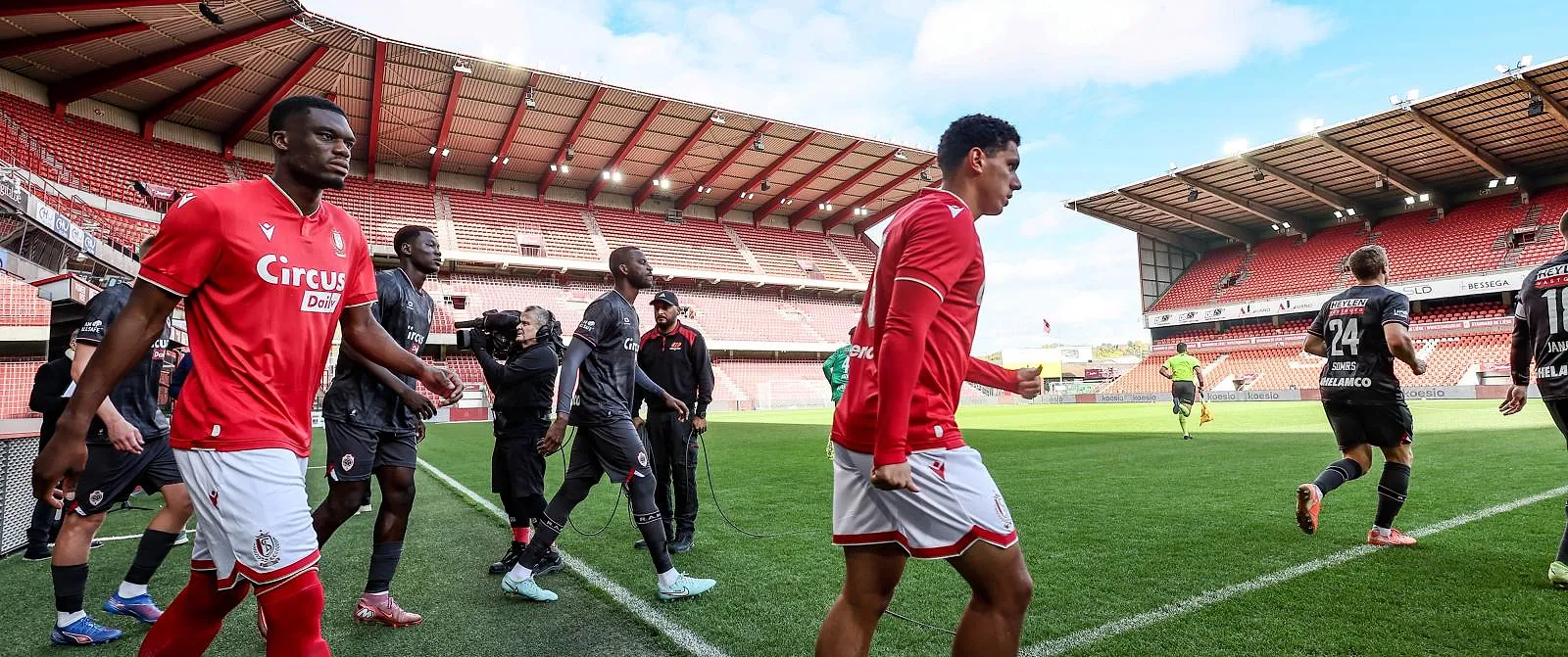 55.000€ d’amende et un match à huis clos avec sursis : le Standard connaît les sanctions réclamées par la Pro League - Jérôme Jordens