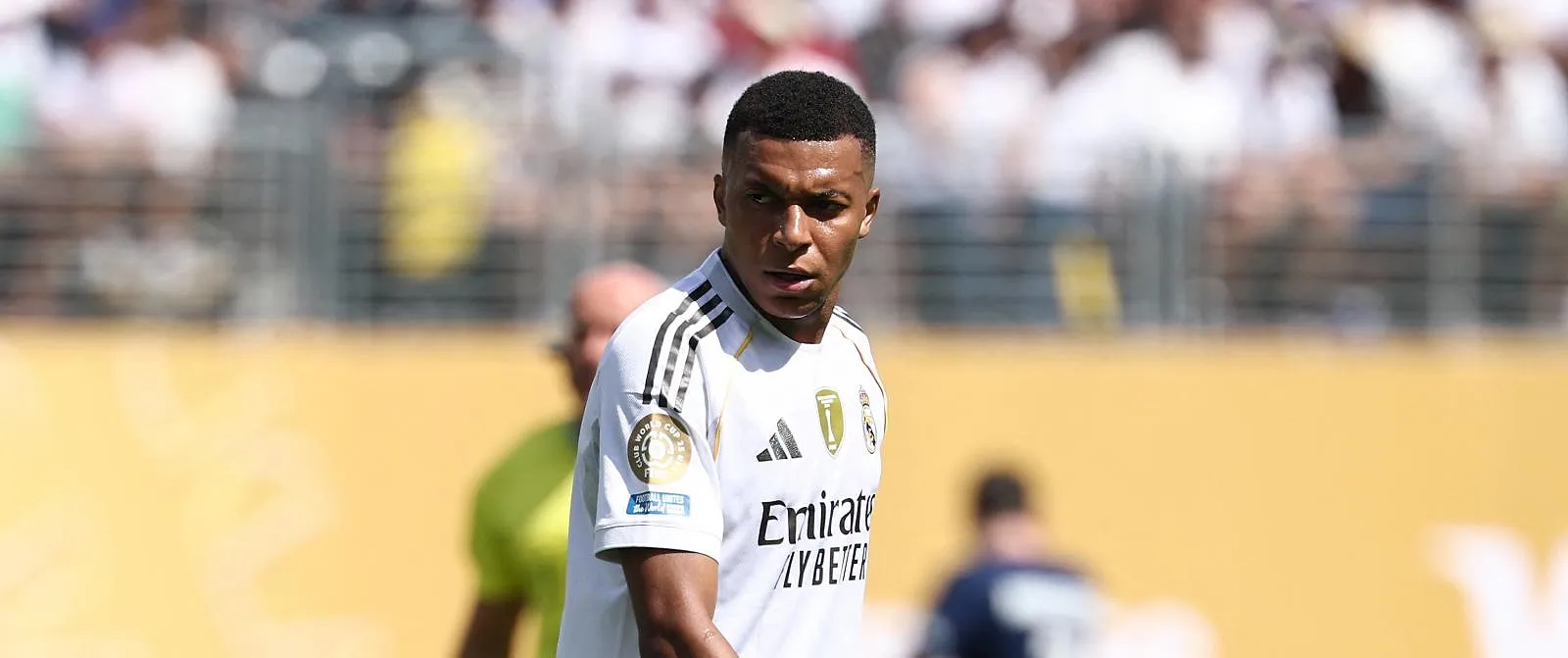 Gros clash entre Mbappé et Orelsan : l’attaquant du Real Madrid détruit le rappeur sur les réseaux sociaux ! - Tom Oliver