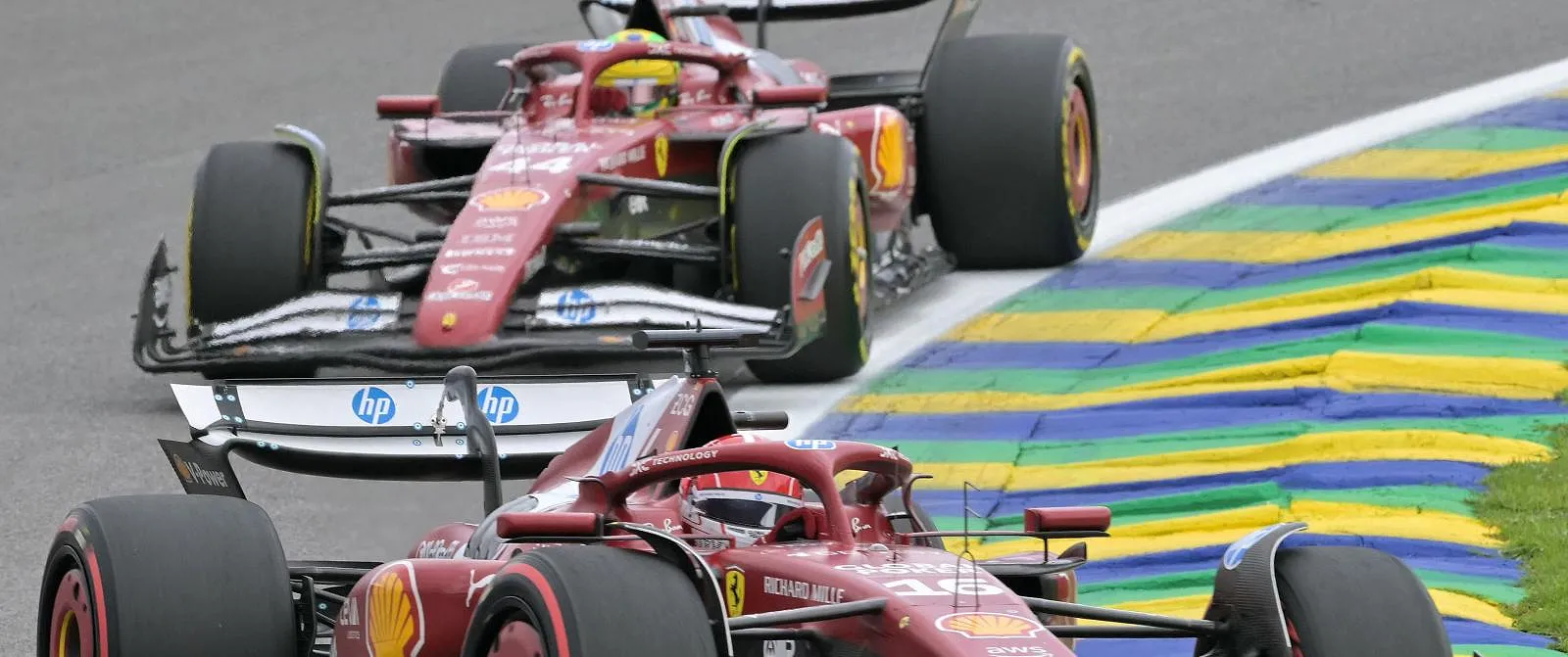 Le président de Ferrari tacle ses pilotes, Leclerc et Hamilton appellent à l’unité - Jérôme Jordens