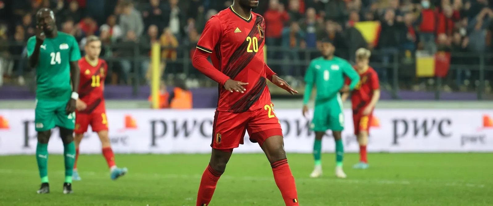 Benteke : « Au niveau purement footballistique, j’ai le droit de réclamer une sélection chez les Diables » - Tom Oliver