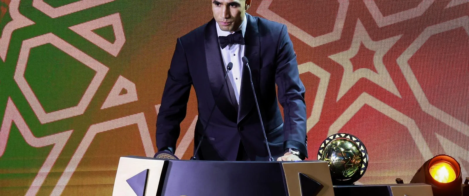 CAF Awards : Achraf Hakimi reçoit le Ballon d’Or africain - Belga