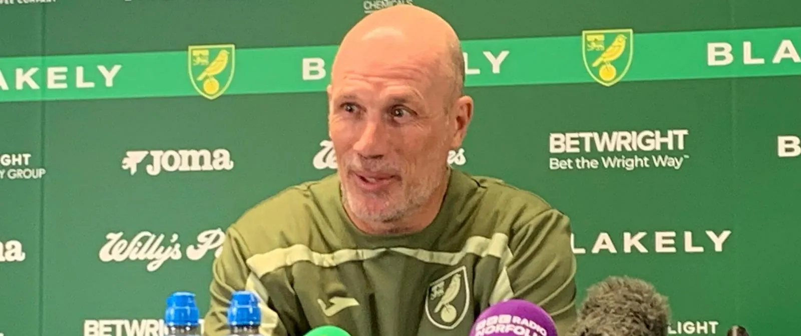 Lourde défaite pour le premier match de Philippe Clement avec Norwich - Samuel Guadi