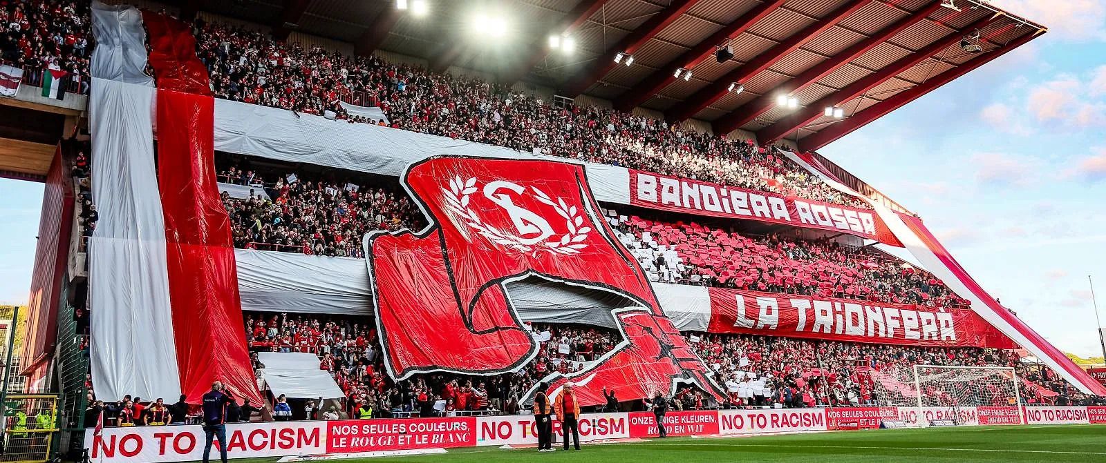 Face à un malaise culturel autour du football, les supporters d’Anderlecht, du Standard et d’autres clubs unissent leurs forces ce week-end - Arthur Melsen