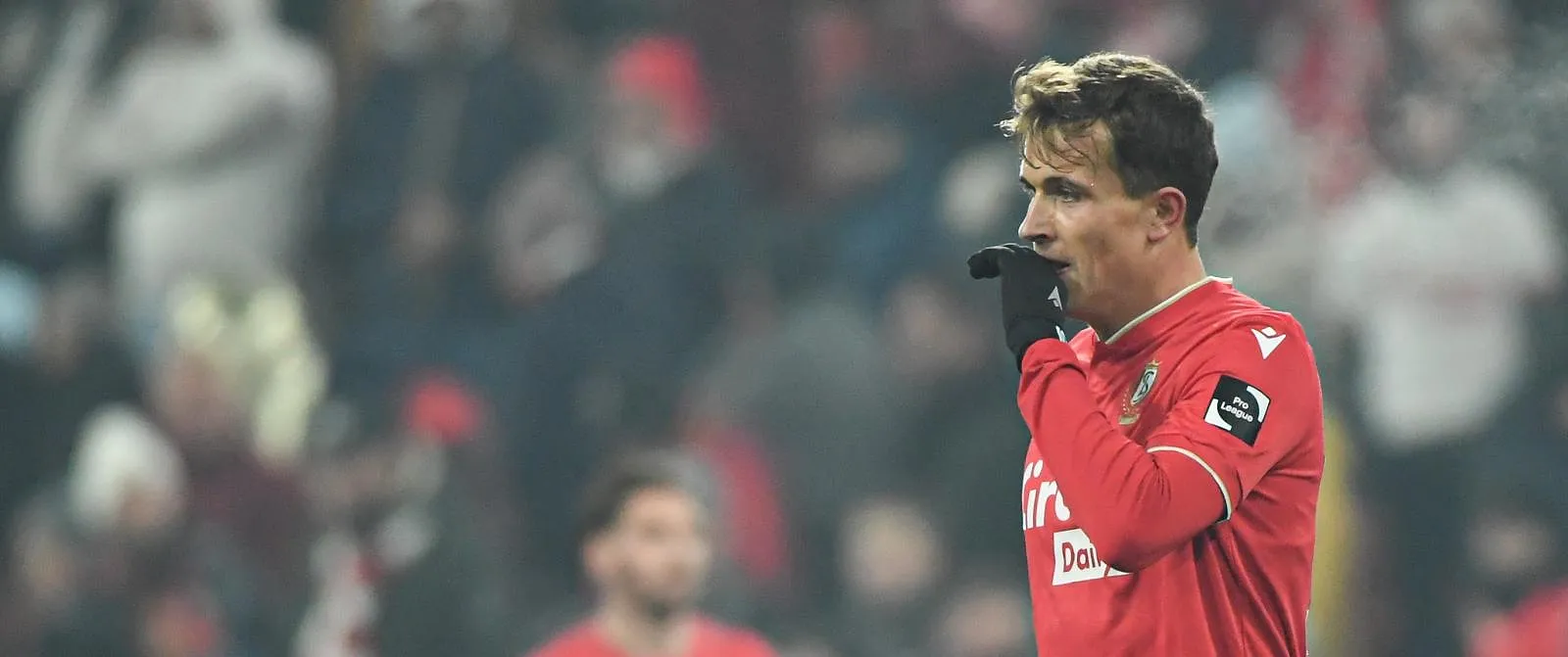 « Je me suis laissé emporter par mes émotions » : Ayensa s’excuse après ses critiques envers Dender ! - Tom Oliver