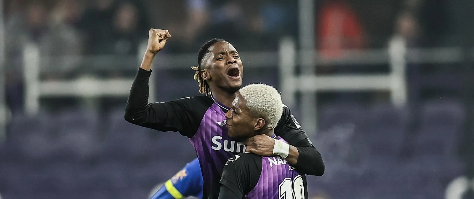 Anderlecht renverse Saint-Trond et dépasse les Limbourgeois à la 2e place - Belga