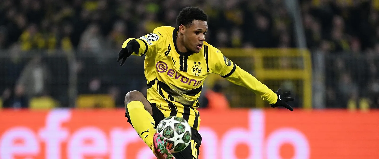 Écarté pour raisons disciplinaires face à Fribourg, Duranville proche d’une fin d’aventure à Dortmund ? - Jérôme Jordens