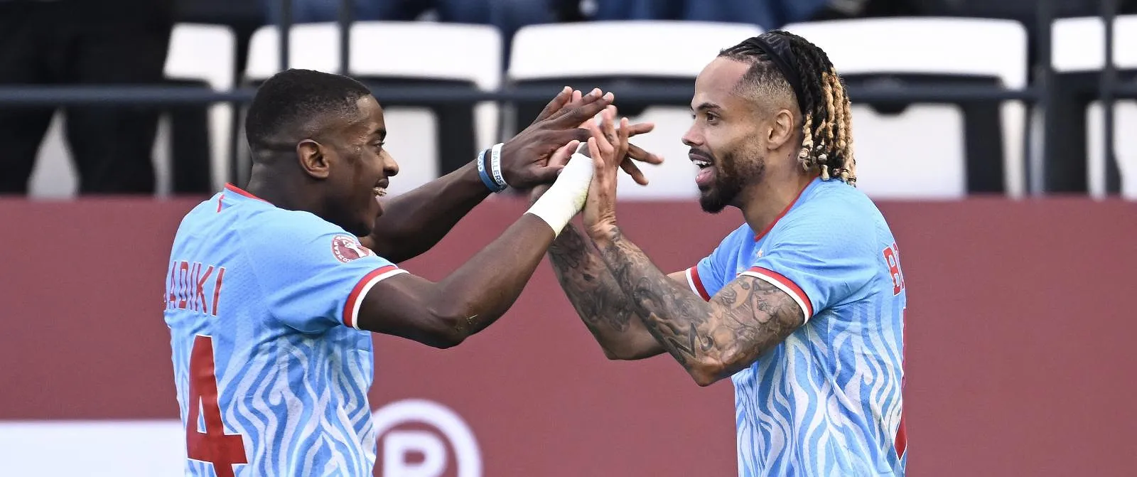 La RDC réussit ses débuts à la CAN : Bongonda inscrit le but de la victoire contre le Bénin - Belga