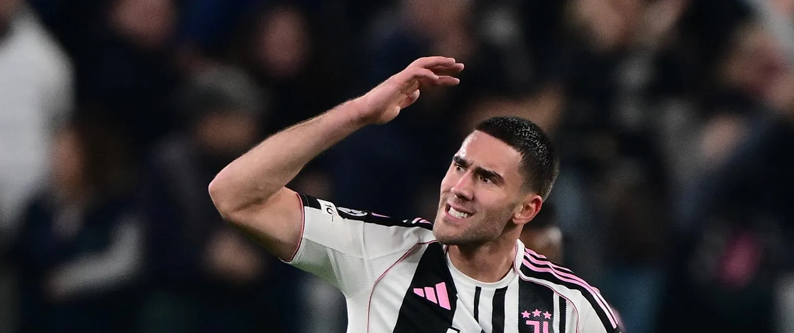 Barcelone aurait ciblé Vlahovic pour assurer l’après Lewandowski - Jérôme Jordens