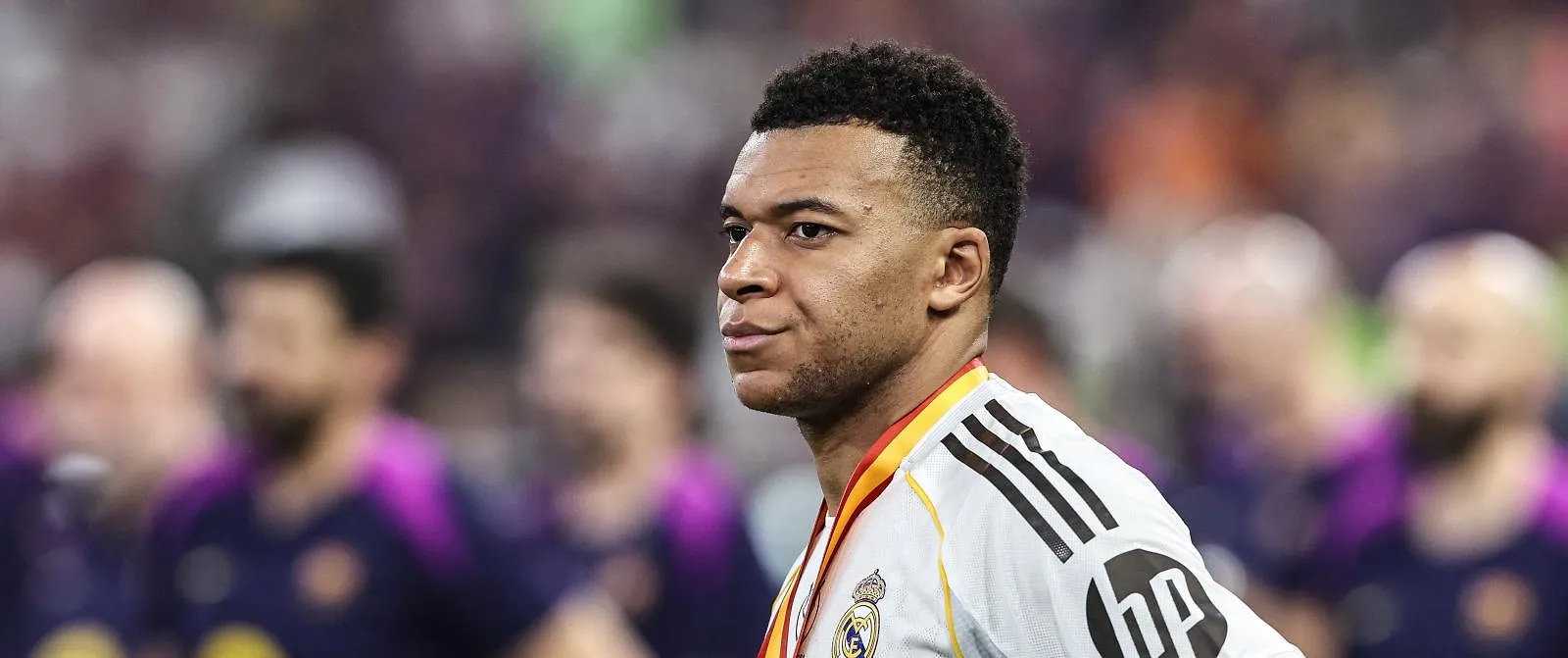 « Un geste de mauvais perdant » : l’attitude de Mbappé après la Supercoupe fait polémique en Espagne ! (vidéo) - Tom Oliver