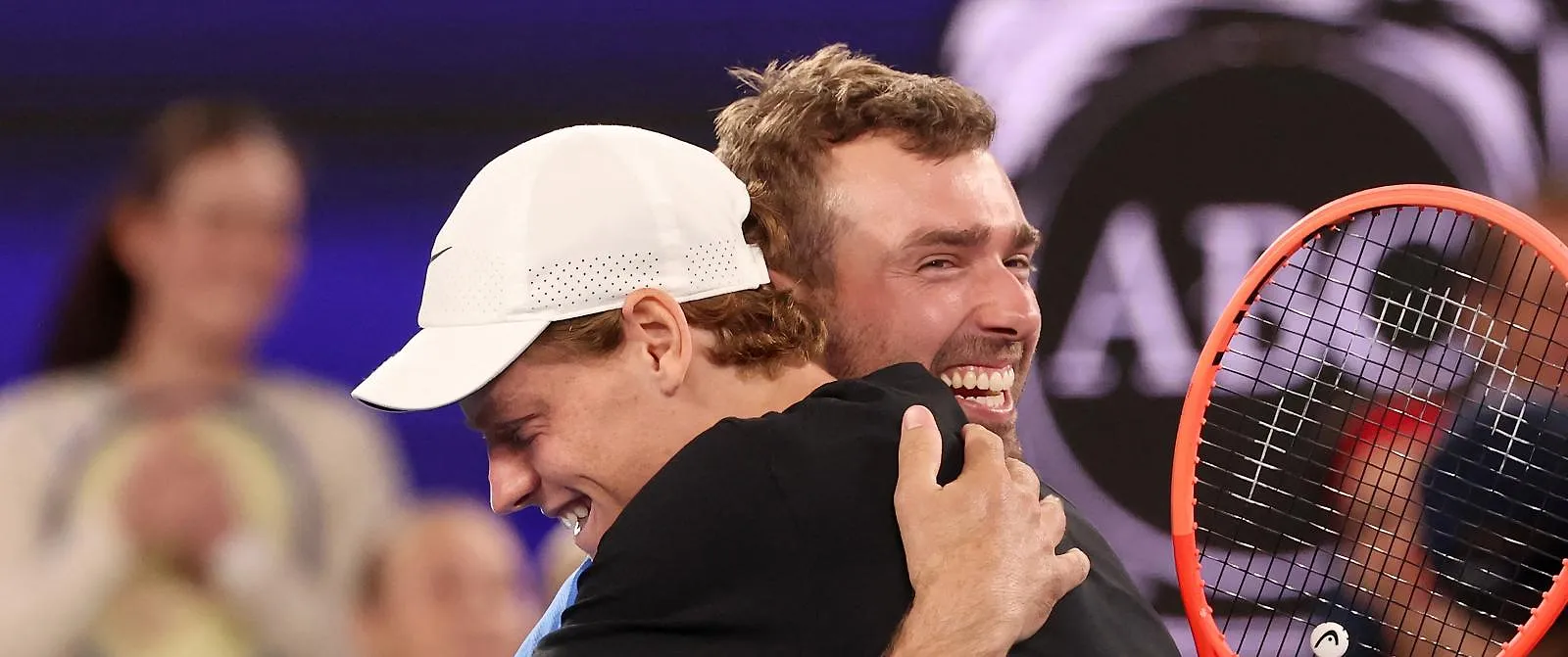 Open d’Australie : l’amateur Jordan Smith élimine notamment Sinner et remporte l’exhibition à 1 million de dollars - Belga