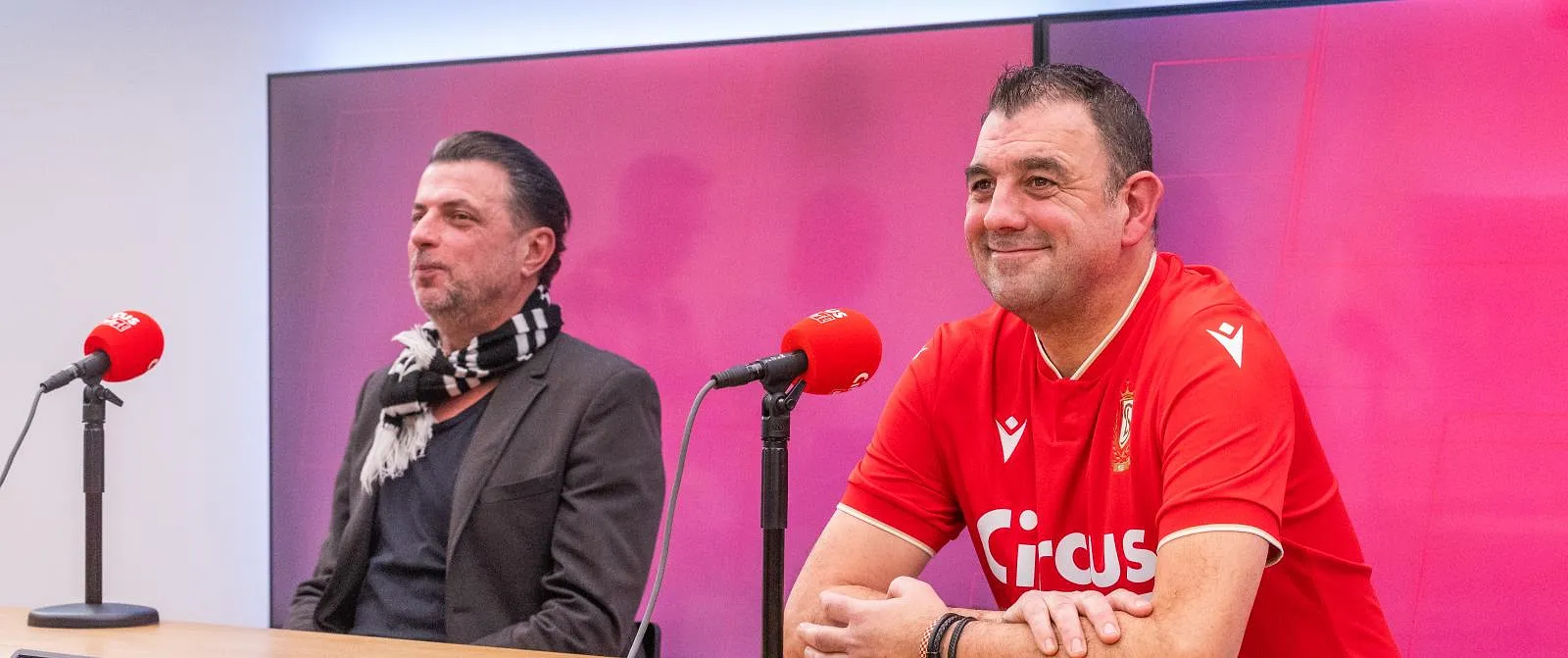 « Il n’y a pas photo » : Marc Delire lance le choc wallon dans « Top Pronos », avec un fan de Charleroi et un du Standard ! - Tom Oliver