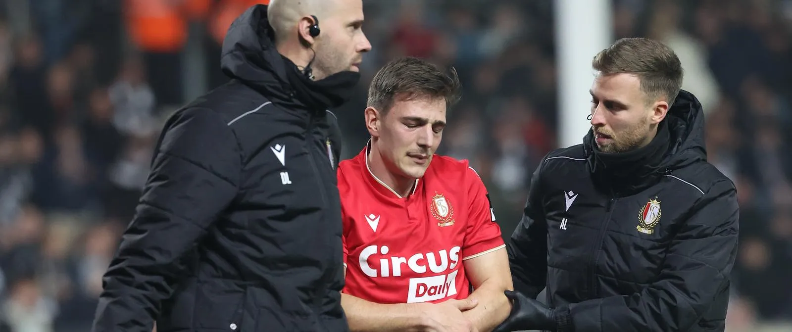 Coup dur pour le Standard : Nielsen souffre d’une fracture du coude et devrait être absent 6 à 8 semaines ! - Tom Oliver