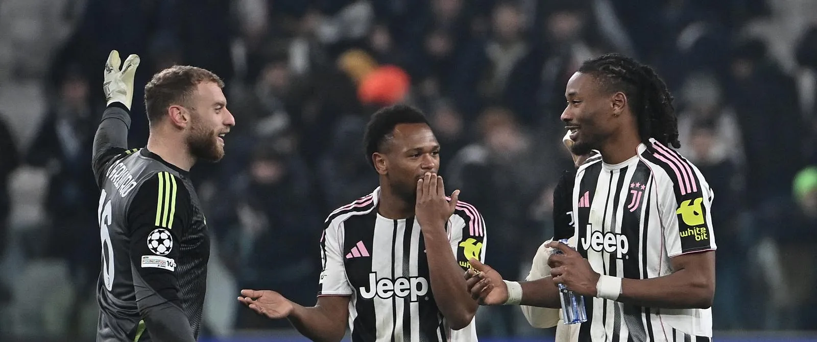 « Réveille-toi ! » : Loïs Openda giflé par son entraîneur (video) - Samuel Guadi