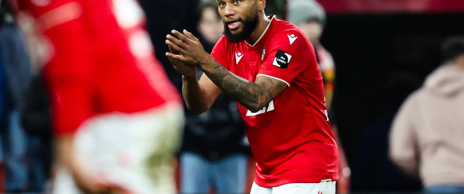 « Faut qu’on se pose les bonnes questions car ce n’est pas possible… » : la réaction de Marco llaimaharitra après la déroute du standard - Guillaume Jans