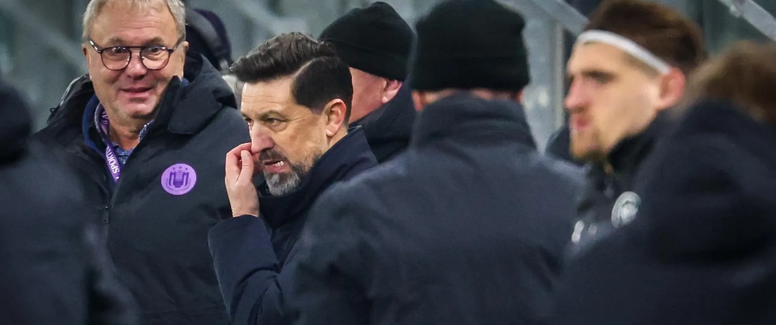 Ça chauffe pour Besnik Hasi à Anderlecht : une réunion de crise aurait lieu ce lundi matin ! - Tom Oliver