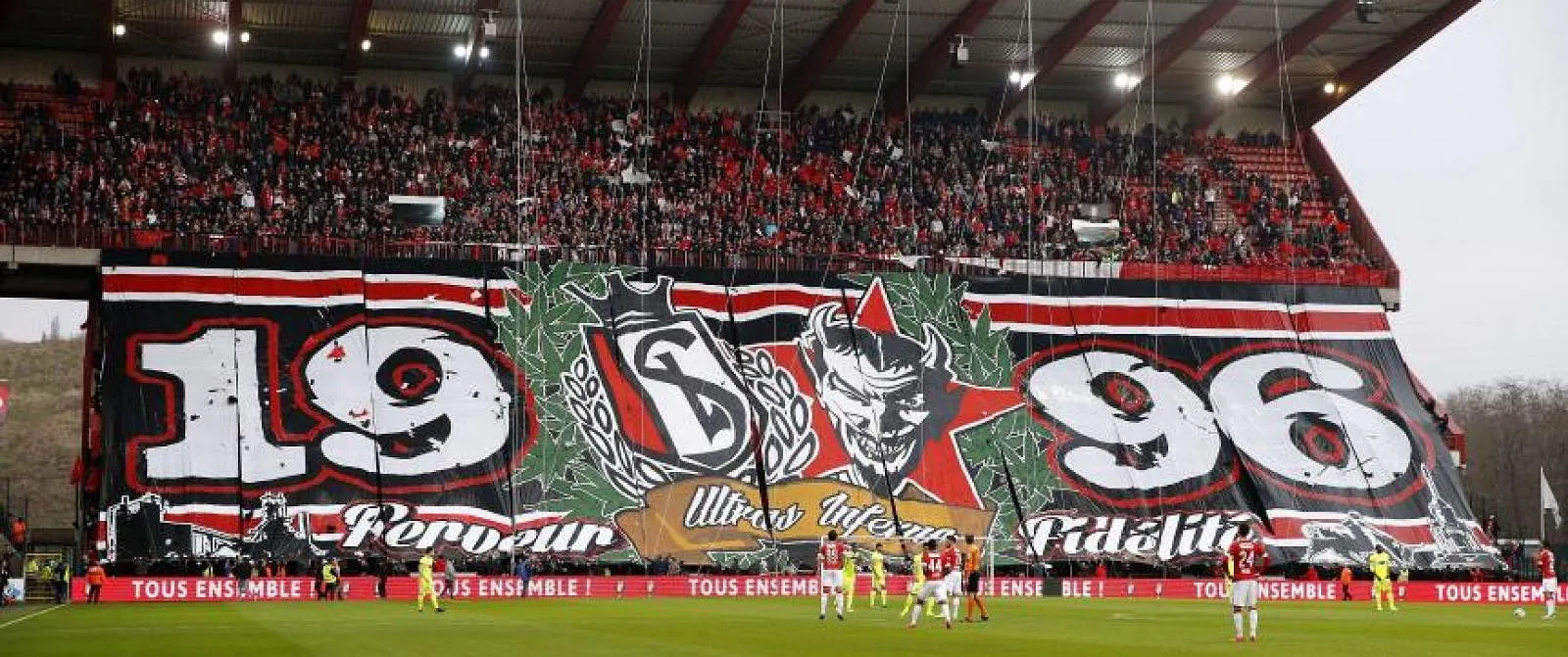 « Faisons de Sclessin un enfer » : les Ultras Inferno du Standard donnent le ton - Samuel Guadi