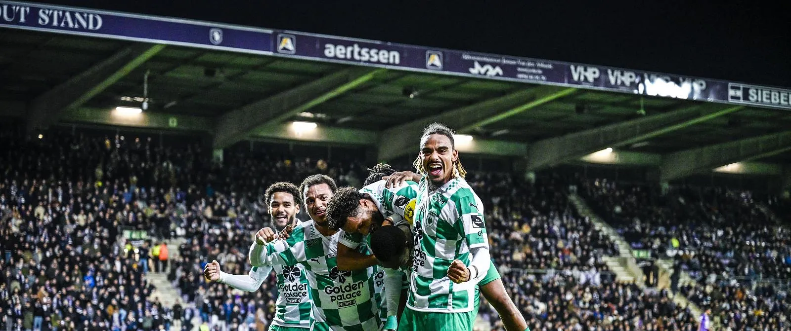 Un attaquant arrive, un milieu pourrait partir : ça bouge encore à La Louvière - Jérôme Jordens