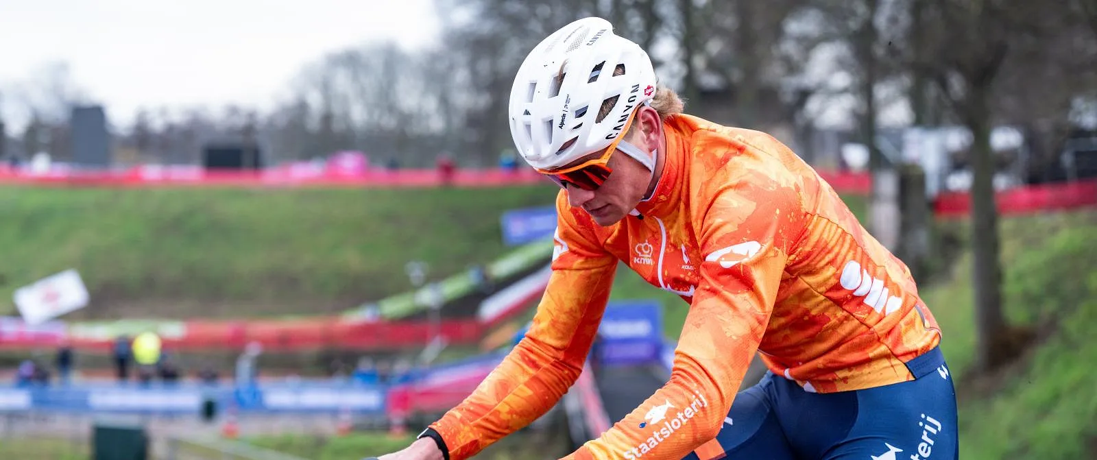 « C’est clair que c’est mon objectif ultime » : Mathieu Van der Poel se confie avant les Mondiaux de cyclo-cross - Guillaume Jans