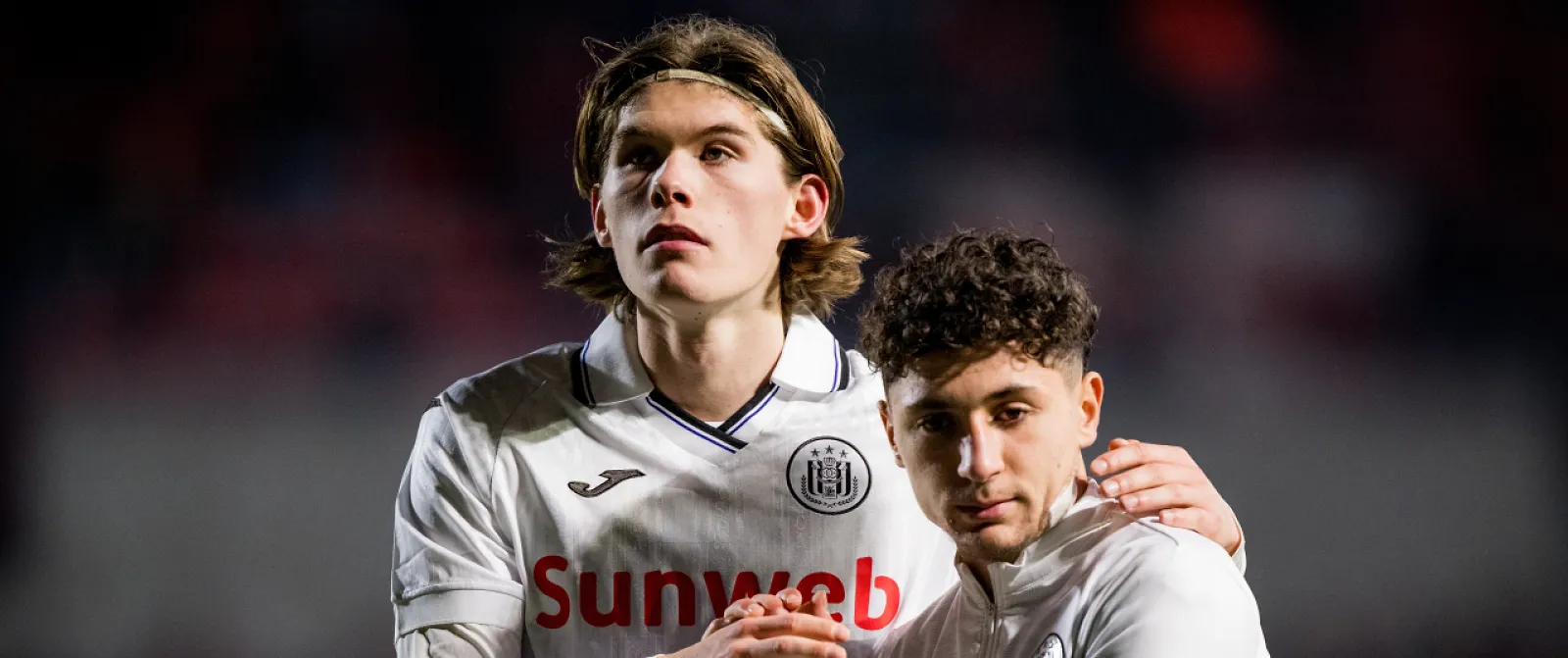 « Le plus mauvais défenseur que j’ai vu » : Jonathan Legear détruit un joueur d’Anderlecht ! - Tom Oliver